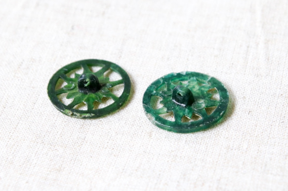 エーデルワイスのプラスティクボタン（緑、大サイズ） 3枚目の画像