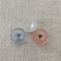小さな繊細なガラスボタンの３つセット（カラー2） 3枚目の画像