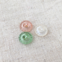 小さな繊細なガラスボタンの３つセット（カラー3） 5枚目の画像