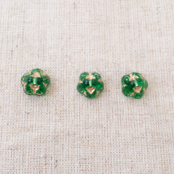 ＜２個セット＞小さな小さな花のヴィンテージガラスボタン（green 9mm) 4枚目の画像