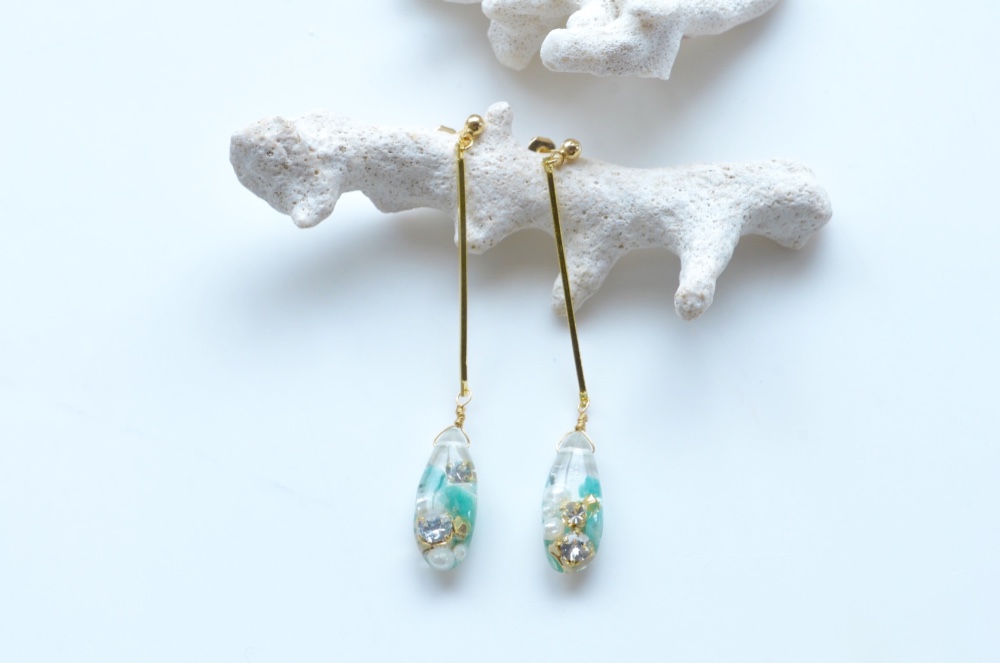 【受注生産】green crystal long drop pierce