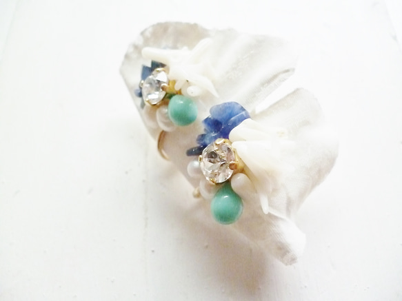 【受注生産】blue  white coral earring＆pirced 2枚目の画像