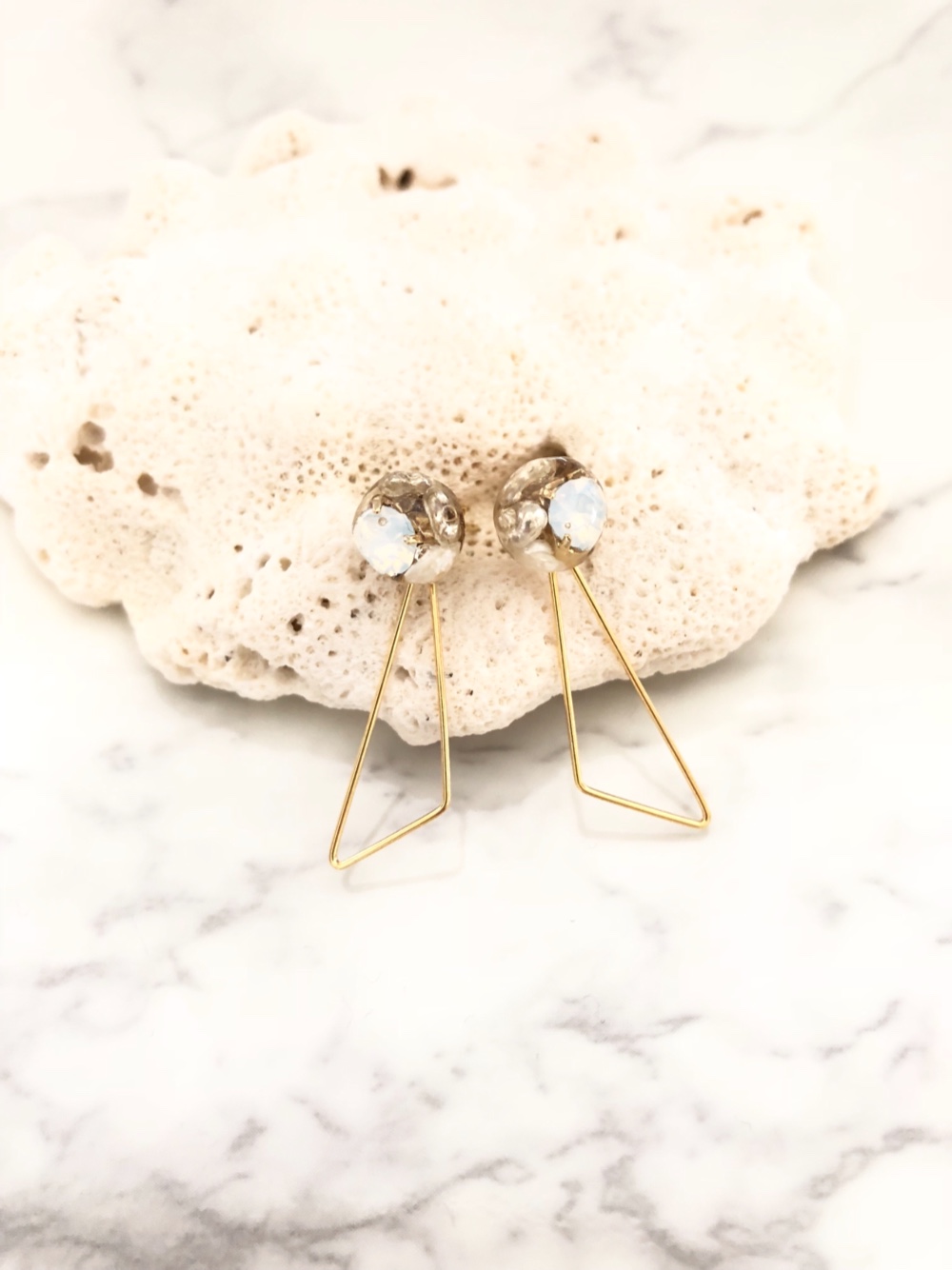 white triangle pieace