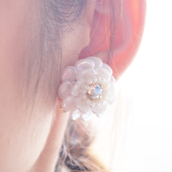 white flower pierce/earring(moon light) 3枚目の画像