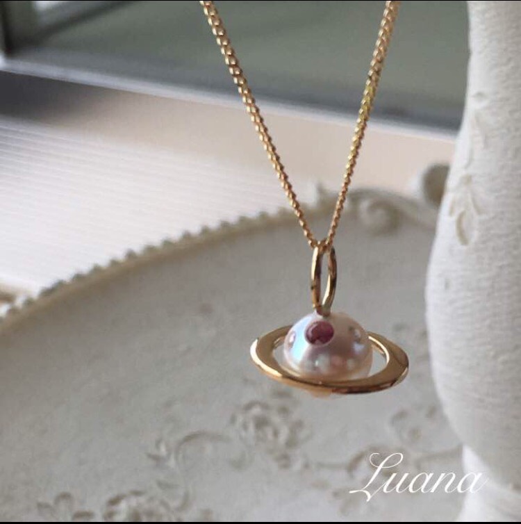 大人気！土星ペンダント