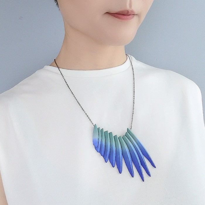 マヌス　ネックレス　ブルー