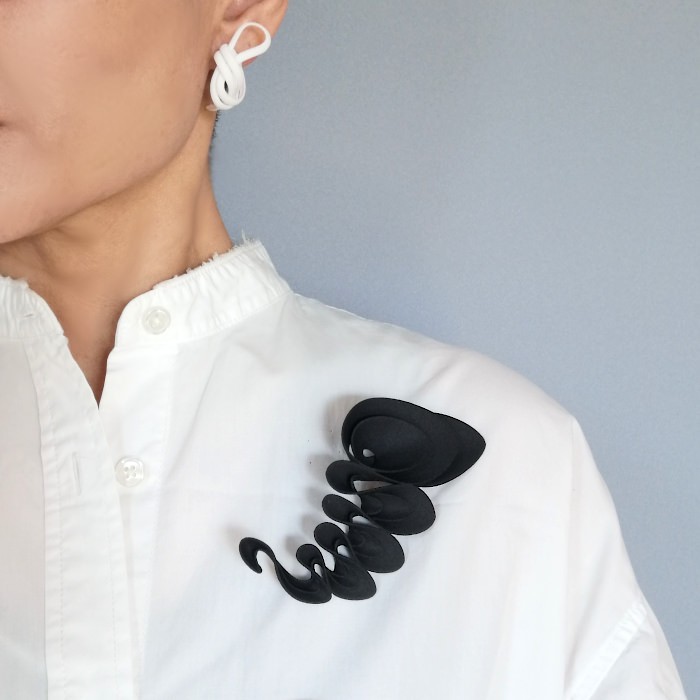 ささらぎ　黒 4,818円