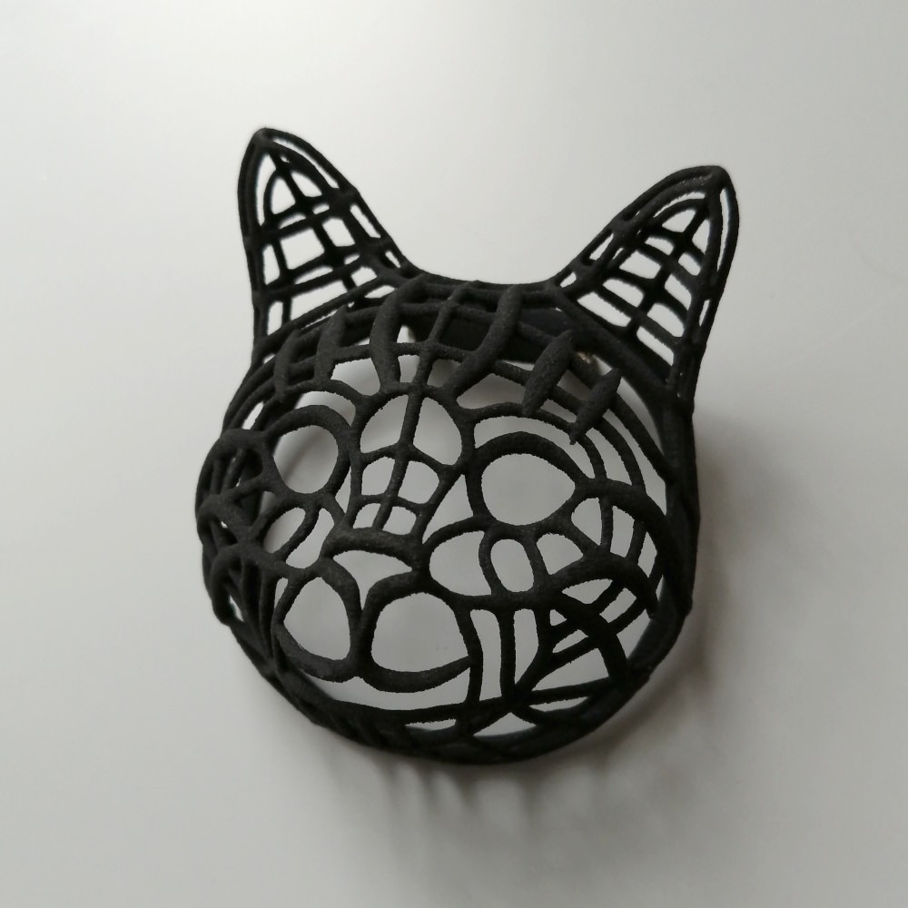 ネコ　ブローチ　黒