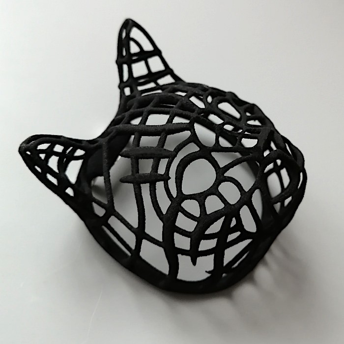 ネコ　ブローチ　黒