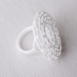 Orbit Ring White 第3張的照片