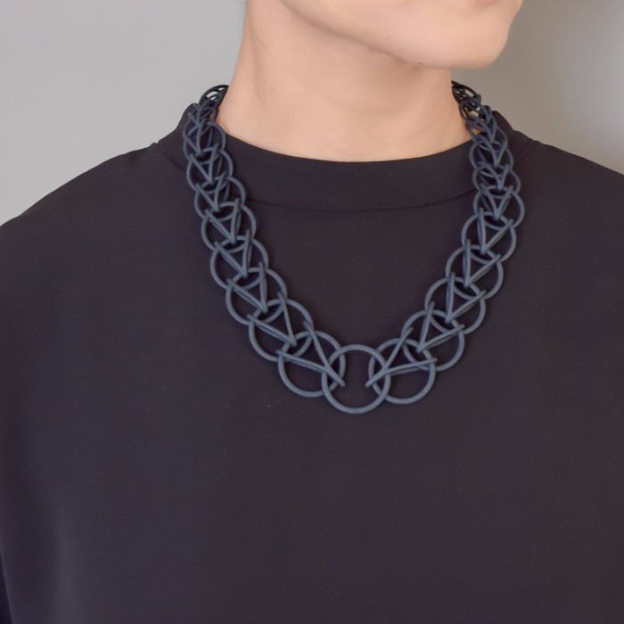 ペルシャン　黒　ネックレス