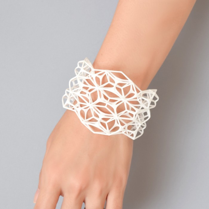 エルフ　バングル　白