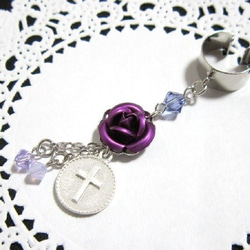 紫薔薇と十字架のイヤーカフ 1枚目の画像