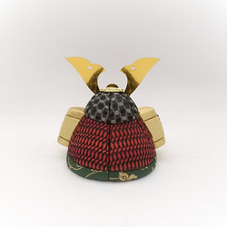 木目込人形　豆かぶと　赤×金×緑　五月人形兜飾り 3枚目の画像