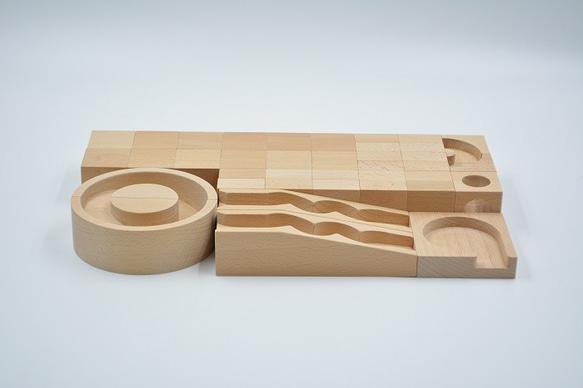 小さな大工さん　ビー玉転がし　積木　国産　木製　日本製　球の道　品名 コンパクト３　省スペースで遊べるコンパクトシリーズ 2枚目の画像