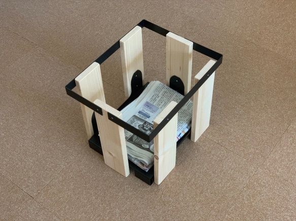 マガジン・新聞ストッカーnatural wood 2枚目の画像