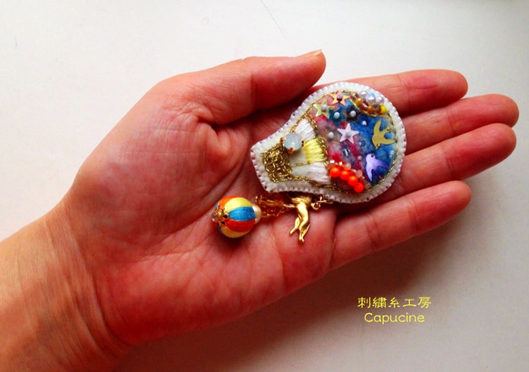 M様受注品＜サーカス第二幕＞気球 ＊ フェルト刺繍ブローチ 2枚目の画像