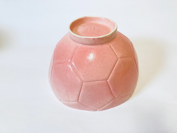 サッカーボールの器　白土✖️ピンクマット 5枚目の画像