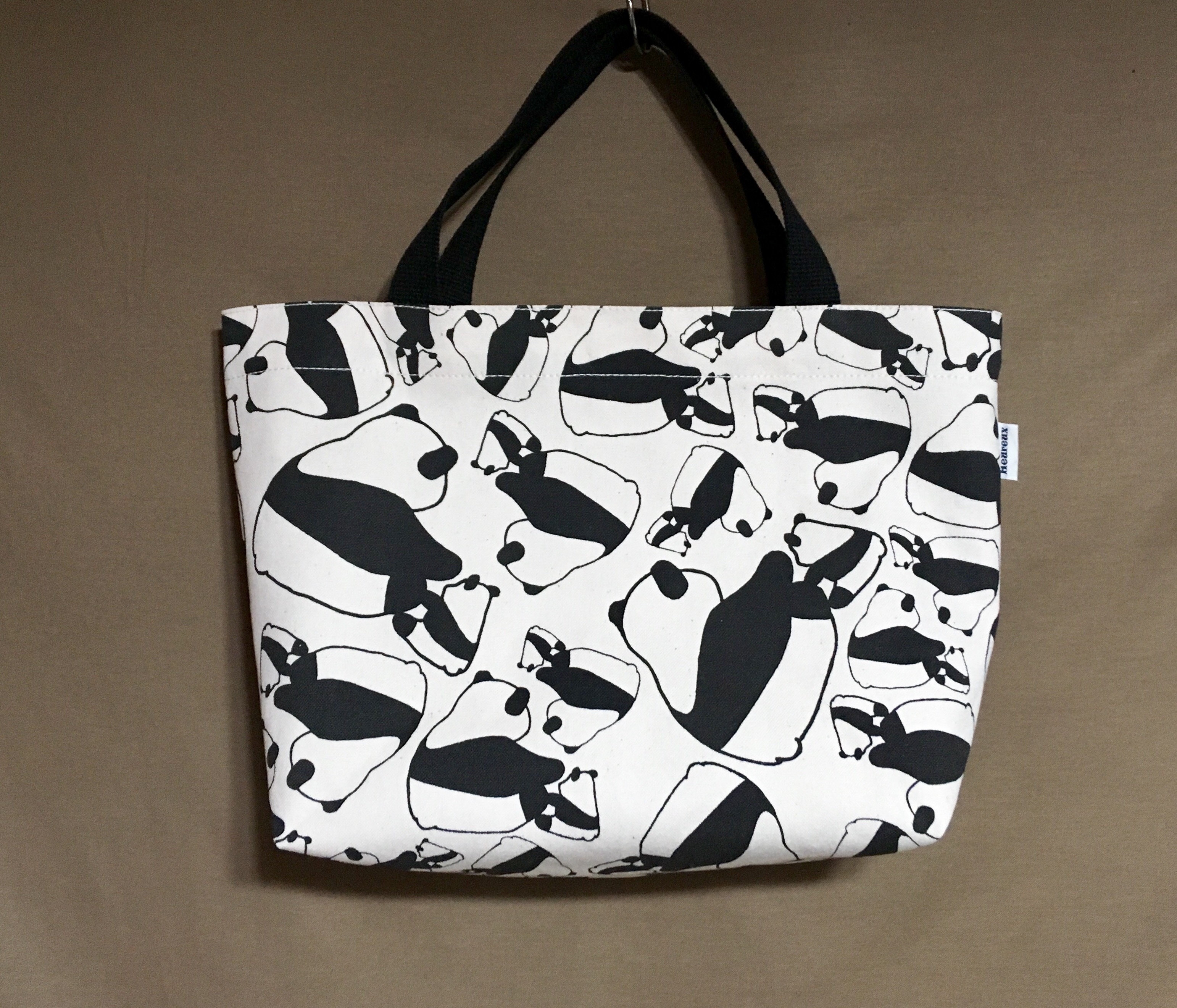 トートバッグSサイズ  親子パンダ　ブラック