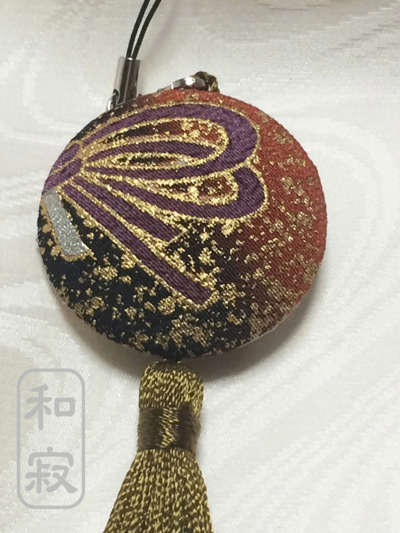 ふわりと揺れるふさが可愛い、着物とふさのストラップ　黄茶01 2枚目の画像
