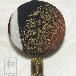 ふわりと揺れるふさが可愛い、着物とふさのストラップ　黄茶01 3枚目の画像