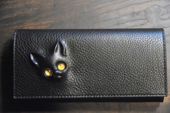 黒猫の長財布（表革：VACCHETTA800、仮セット猫目：琥珀色eyes）約223ｇ 猫目選べます♪ 1枚目の画像