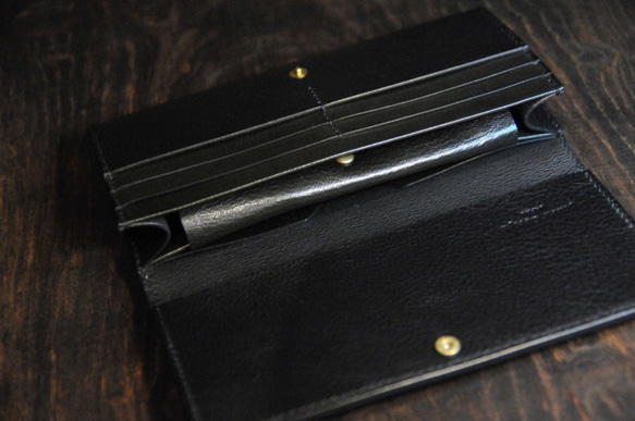 黒猫の長財布（表革：VACCHETTA800、仮セット猫目：ブルーeyes）約265ｇ 猫目選べます♪ 4枚目の画像