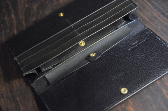黒猫の長財布（表革：VACCHETTA800、仮セット猫目：ブルーeyes）約265ｇ 猫目選べます♪ 5枚目の画像