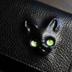 黒猫の長財布（表革：VACCHETTA800、仮セット猫目：モスグリーンeyes）約252ｇ 猫目選べます♪ 2枚目の画像