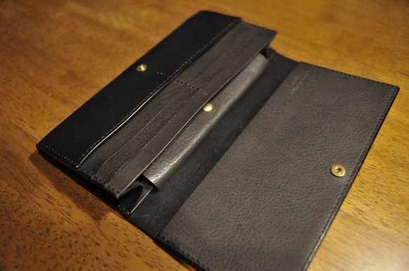 黒猫の長財布　（内装：ダークグレー）　猫目選べます♪ 4枚目の画像