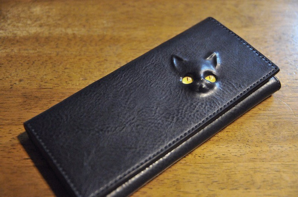 ネイビー猫の長財布　（内装：グレー）　猫目選べます♪ 1枚目の画像