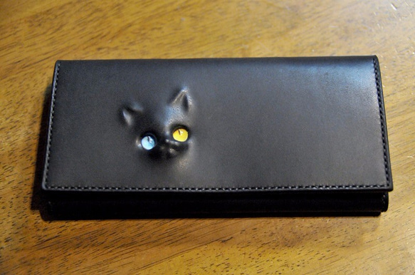 黒猫の長財布　（内装：ブラック）　猫目選べます♪ 2枚目の画像