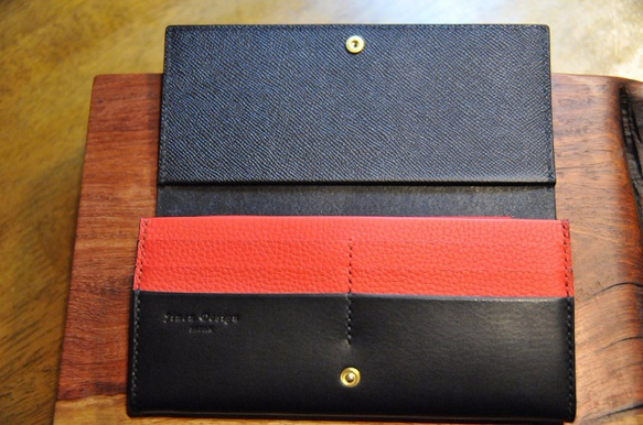 黒猫の長財布　（内装：明るい赤/黒）　約310ｇ　猫目選べます♪ 4枚目の画像