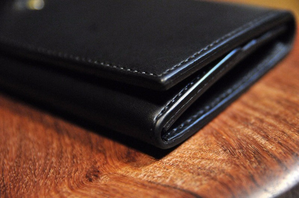 黒猫の長財布　（内装：炭黒）約250g　猫目選べます♪ 3枚目の画像
