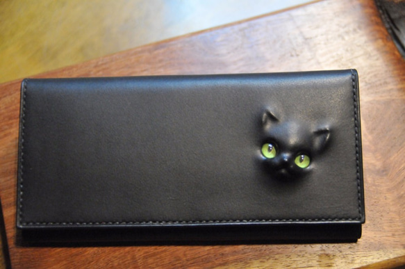 黒猫の長財布 （内装：ダークグレー）約221ｇ  猫目選べます♪ 2枚目の画像