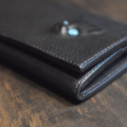 黒猫の長財布  （内装：ダークグレー／ディープパープル）約244ｇ  猫目選べます♪ 5枚目の画像