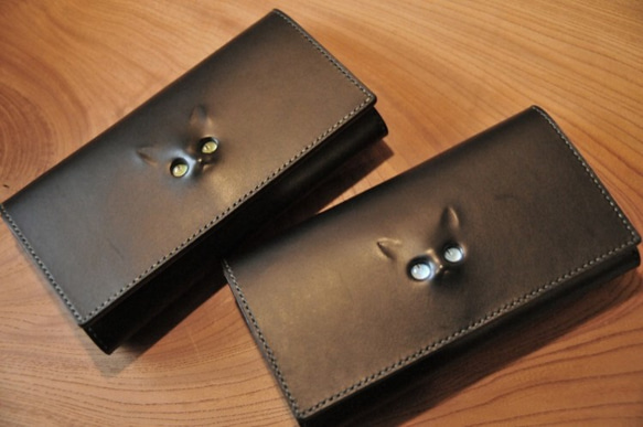 黒  レリーフ猫の長財布 5枚目の画像