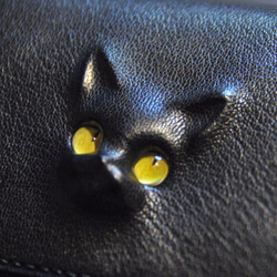 黒猫の長財布  （革：ALRAN社、内装：ダークグレー／ブラック）約234ｇ  猫目選べます♪ 1枚目の画像