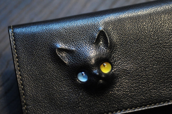 黒猫の長財布A（表革：ALRAN社「patina sauvage」、内装：キャメル） 約207ｇ  猫目選べます♪ 1枚目の画像