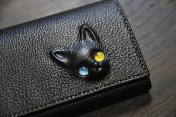 黒猫の長財布C（表革：イタリア VACCHETTA800、内装：キャメル/ブラック） 約238ｇ  猫目選べます♪ 2枚目の画像