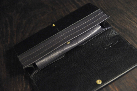 黒猫の長財布（表革：VACCHETTA800、仮セット猫目：ブルーeyes）約253ｇ 猫目選べます♪ 4枚目の画像