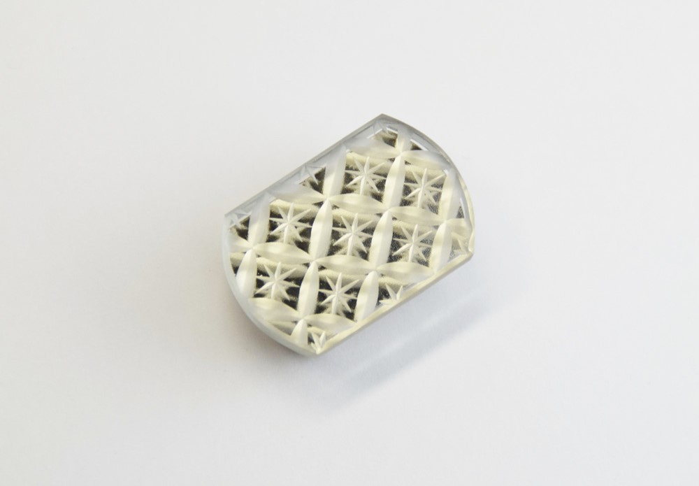 東京切子（花切子）帯留め　輝七宝