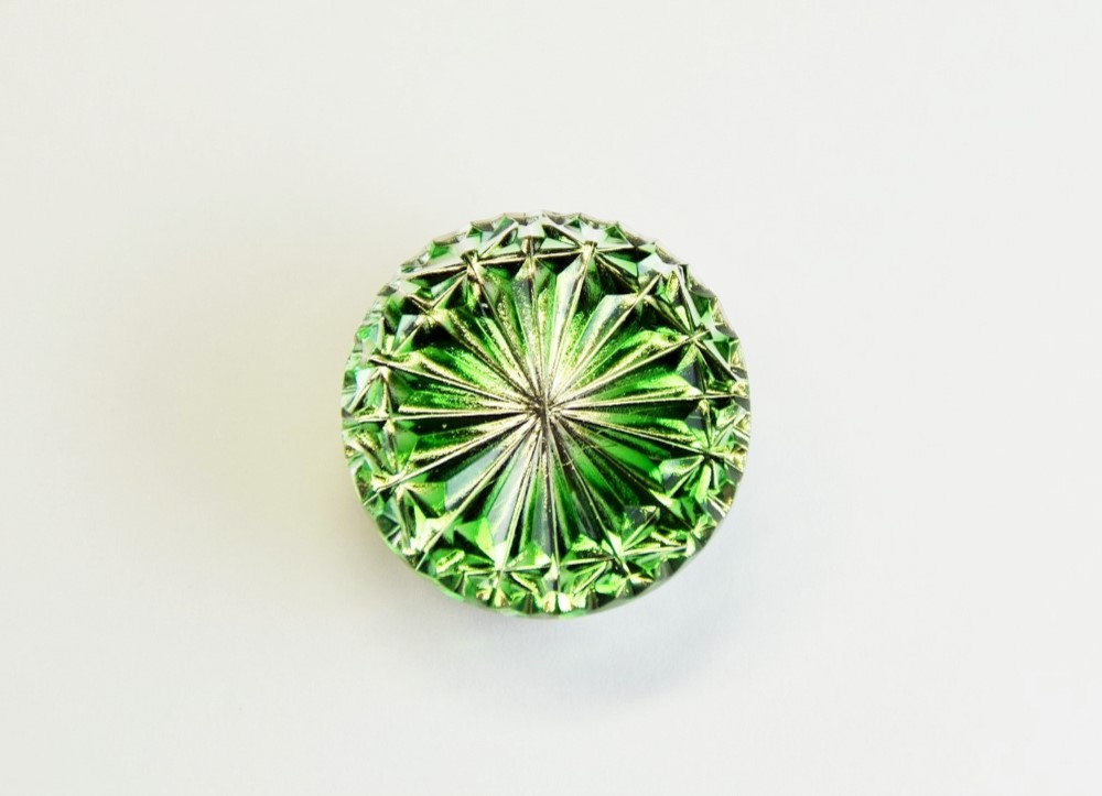 東京切子帯留め　丸　菊　グリーン        Ω