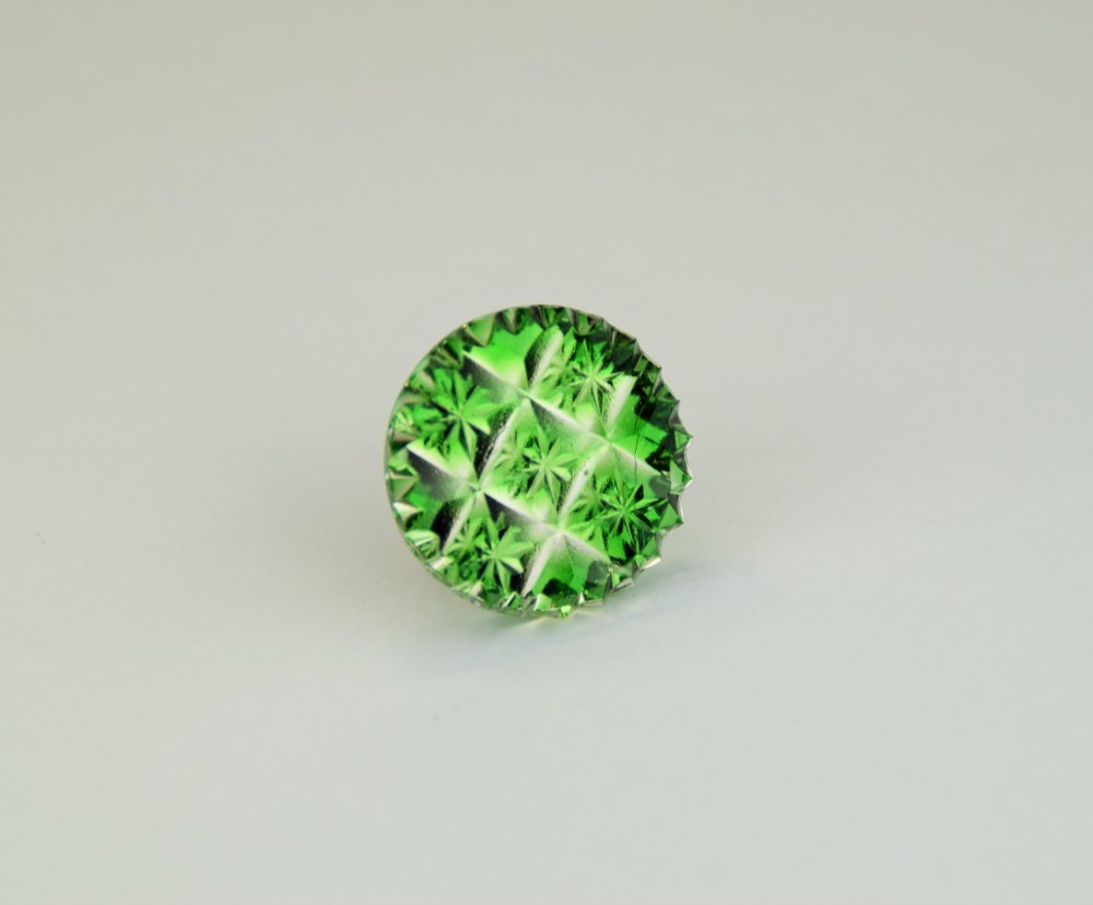 東京切子帯留め（丸) 　輝七宝　～かがやきしっぽう～　グリーン