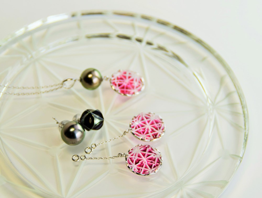 KILIKO JEWELRY(東京切子）ピアス/ルーセント　麻乃葉　金赤　雅七宝パール｜詳細画像