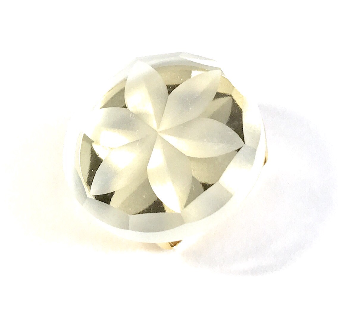 東京切子帯留  Reflection　六花一輪　/　クリアーゴールド