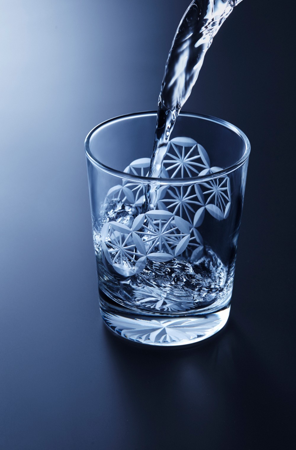 「縁起グラス」東京切子（花切子）ロックグラス　菊亀甲　～きくきっこう～