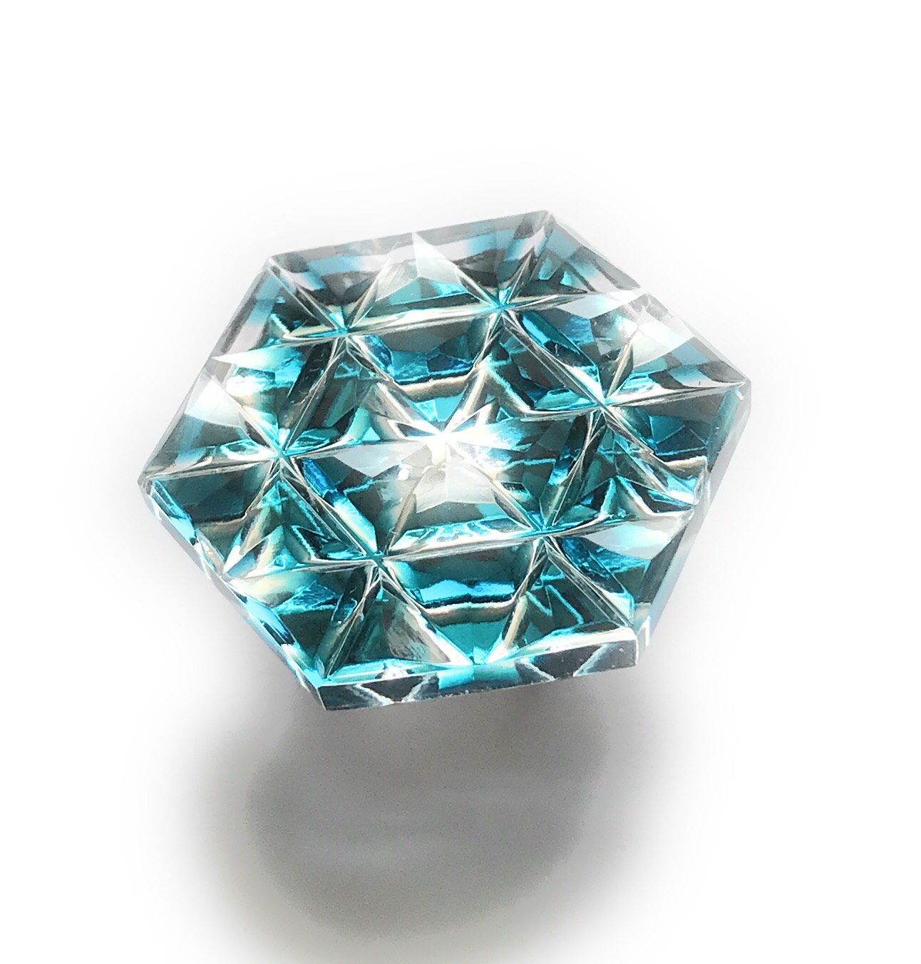 東京切子帯留め　雪華絞り　ダークブルー