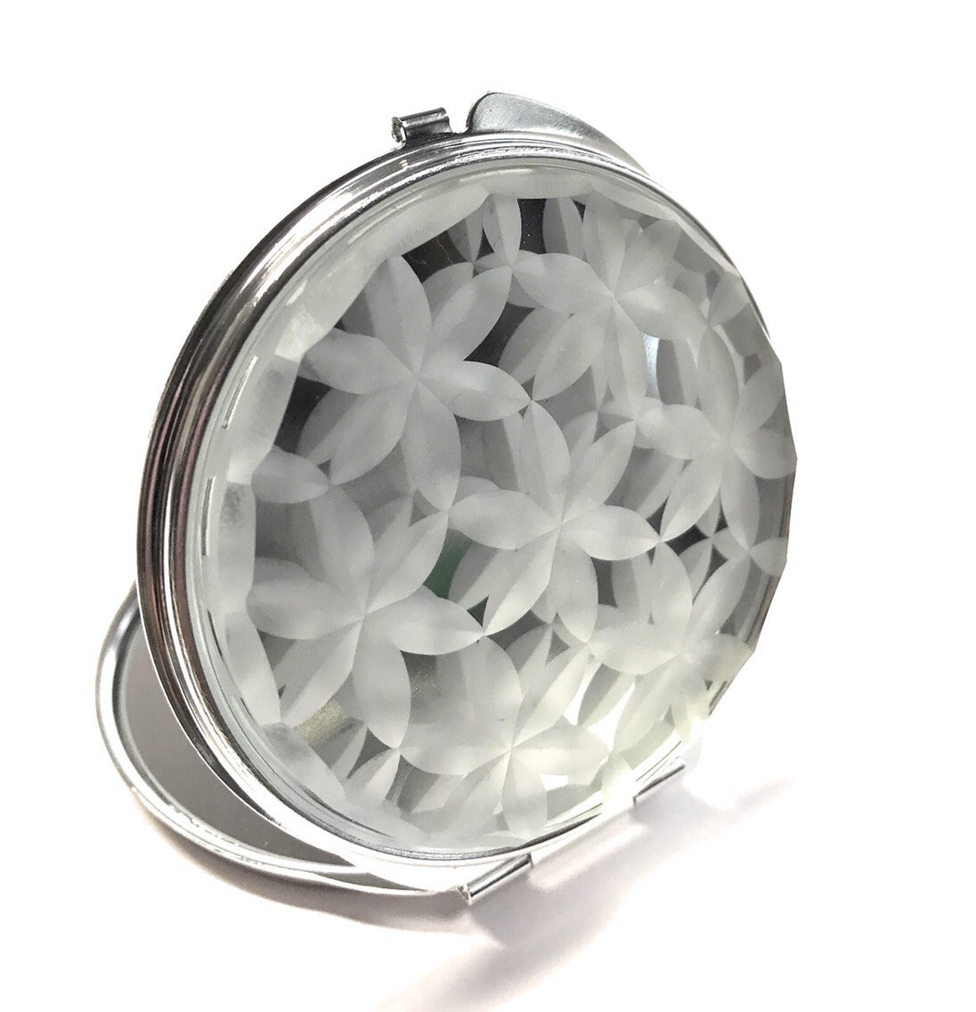 「魔法のミラー」東京切子（花切子）コンパクトミラー　フラワー・オブ・ライフ 　Silver