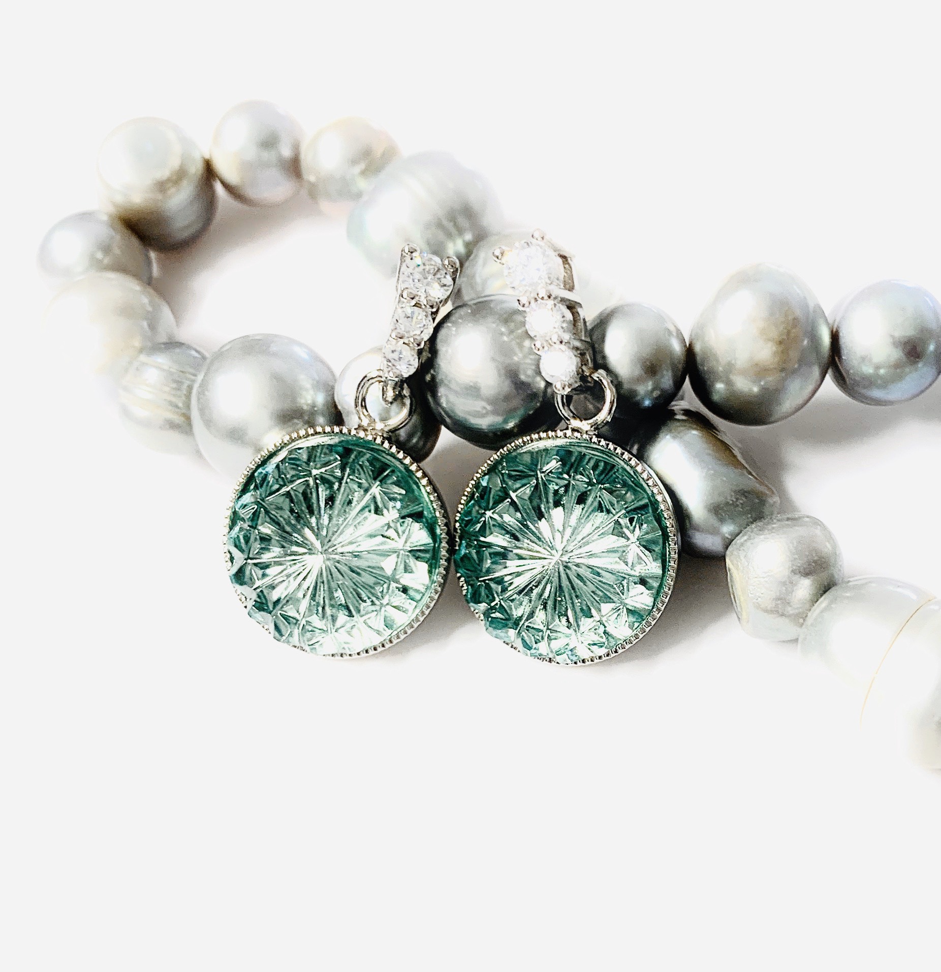 東京切子ピアス　菊　ピーコックグリーン　Three diamonds 29,315円